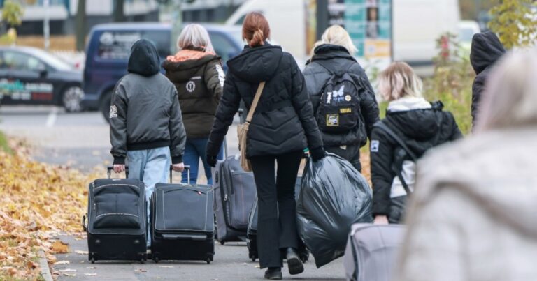 German court finds that asylum seekers were illegally pushed back at Polish border | Human Rights Update