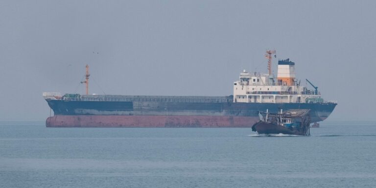 Mideast Shipping on High Alert Following U.S. Strikes on Iran