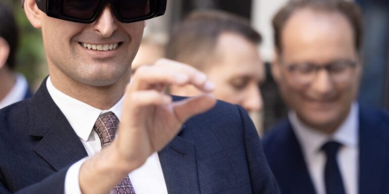 Snap CEO Evan Spiegel pledges to release new, sleek ‘Specs’ smart glasses in the upcoming year, in a competition to outpace Meta and Google to the market.