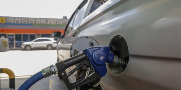 Iran’s Threat to Close the Strait of Hormuz Poses a ‘Stagflationary Shock’ Comparable to Russia’s Invasion of Ukraine