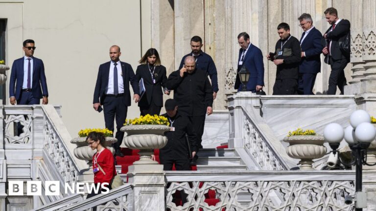 Nations remain distant but reach agreement on exchange of prisoners