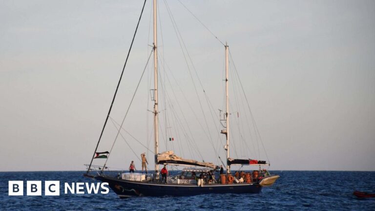 Israel threatens to block aid flotilla from reaching Gaza