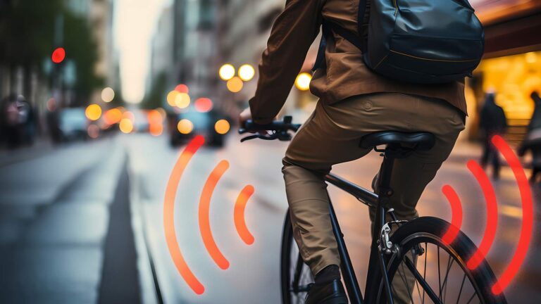 Collision Alerts Enhance Cyclist Safety with AI-Powered Bike