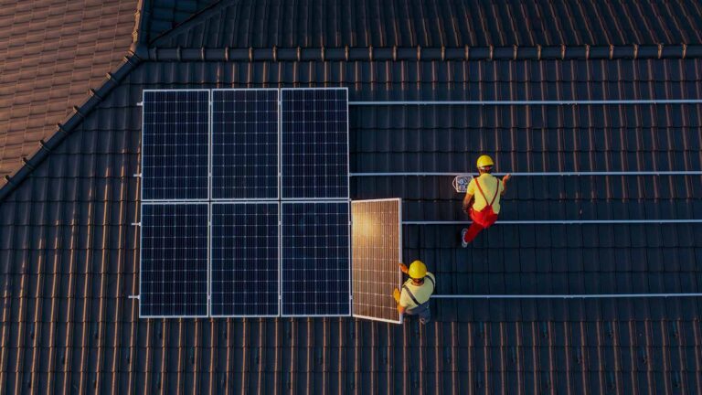 Breakthrough in Solar Panel Recycling Achieves 99% Efficiency