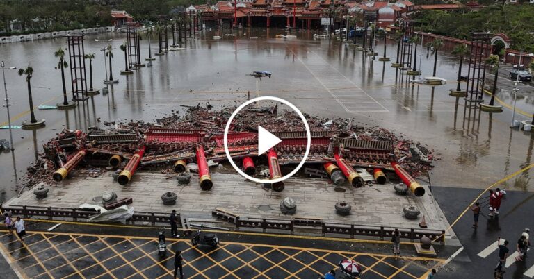 Typhoon Danas Hits Taiwan