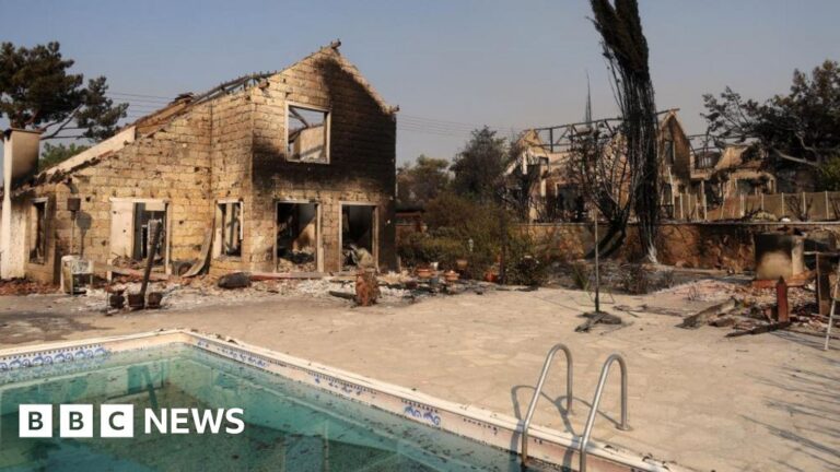 Two individuals perish in vehicle fire as temperatures soar to 44C