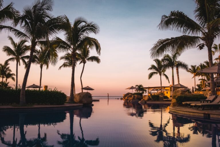 Top 17 Hotel Booking Websites in 2025