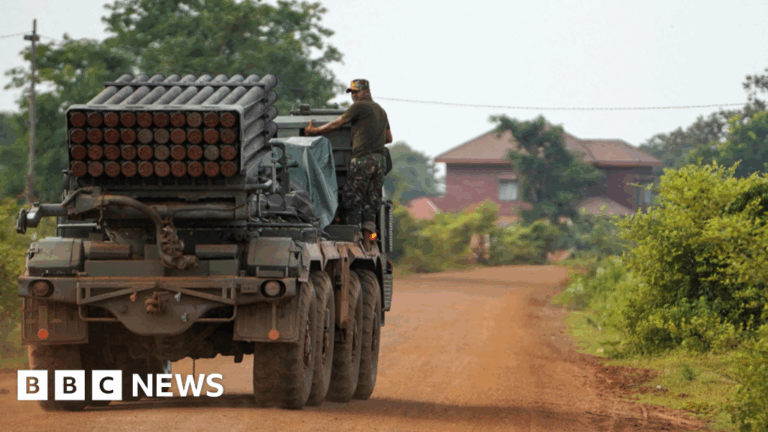 Trump urges Thailand and Cambodia to halt hostilities and negotiate trade deal