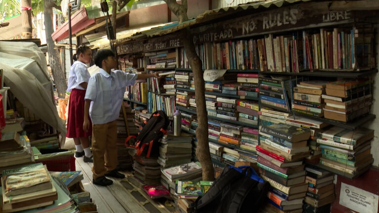 Video: Transforming a house into a library to address the literacy challenge in the Philippines