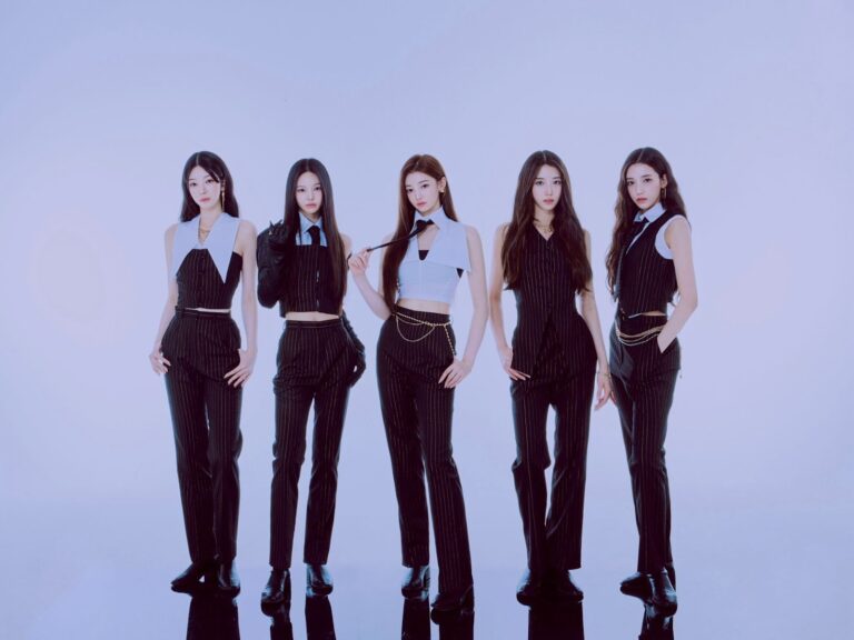 SM Entertainment founder Lee Soo-man introduces a new app allowing fans to chat with AI versions of K-Pop artists