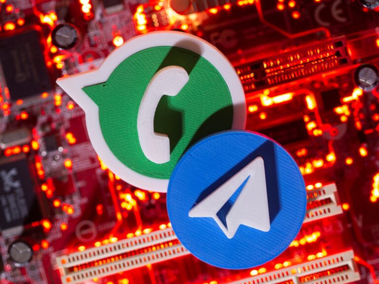 Russia tightens internet control by restricting calls on WhatsApp and Telegram | Social Media News