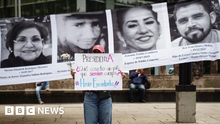 Massive demonstration for the 130,000 individuals who are missing