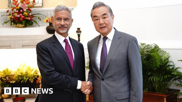 Foreign Minister advocates for partnership between China and India instead of rivalry