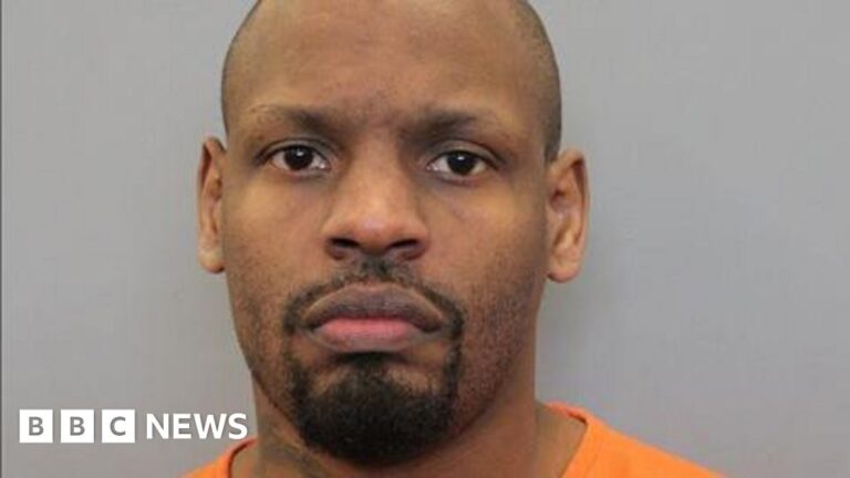 Texas police search for convict released from jail in error