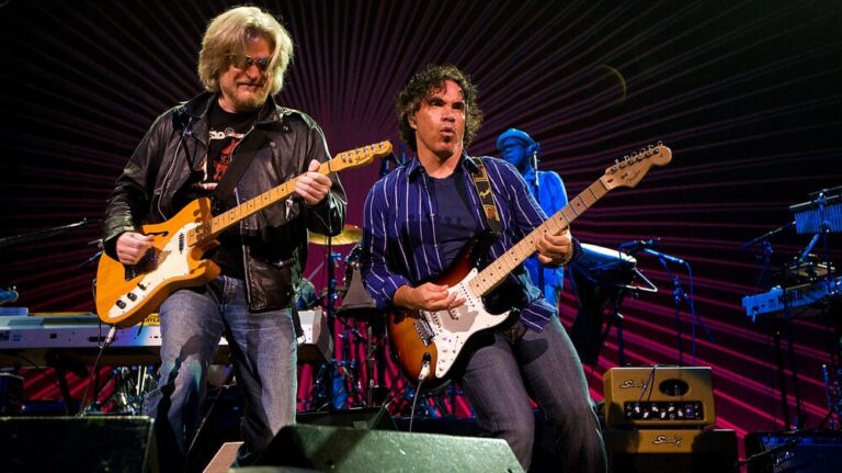 Daryl Hall and John Oates settle legal dispute peacefully