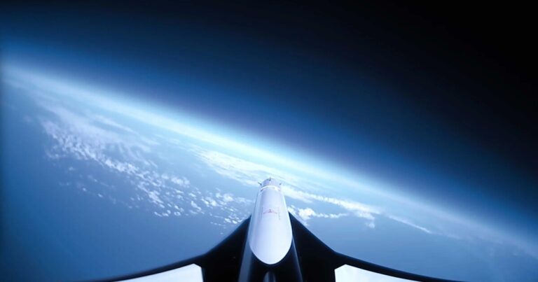 Spaceplane Aurora monitors satellites in low orbit
