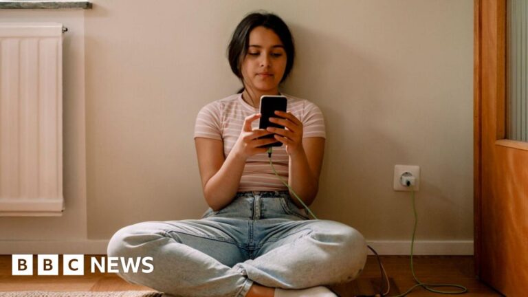 Report suggests that Australia’s ban on teen social media could be effective