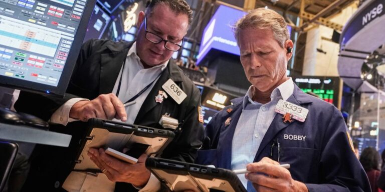 S&P 500 Extends Losing Streak to Over a Month as Wall Street Suffers Third Consecutive Loss