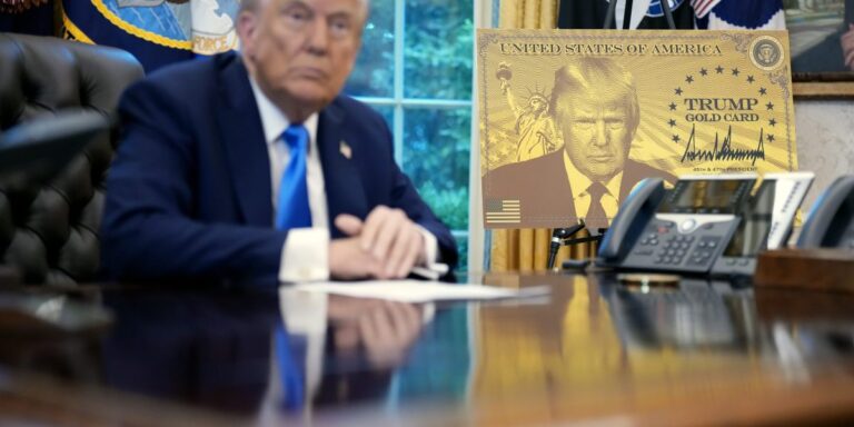 White House Attempts to Clarify H-1B Visa Confusion Causing Chaos in Corporate America