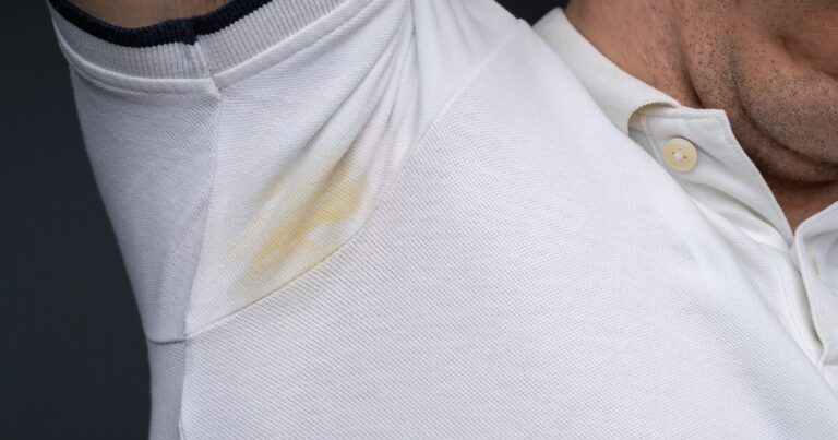 Blue LED Light Eliminates Yellow Stains from Garments