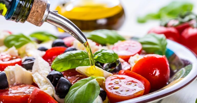 Psoriasis Symptoms May Be Alleviated by Mediterranean Diet