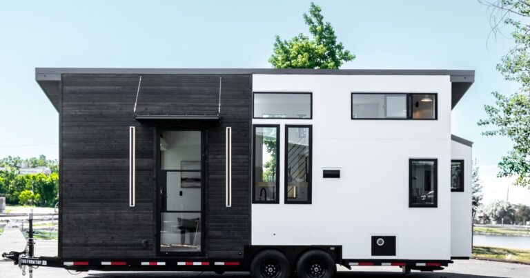 Modern Designed Tiny House with Elevating Bed