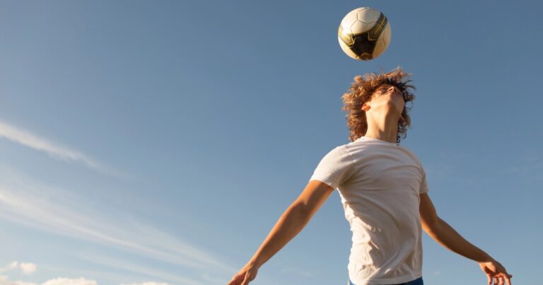 Link between soccer heading, brain alterations and learning problems