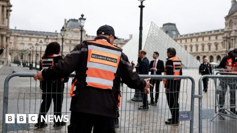 France increases security measures at cultural sites following Louvre robbery