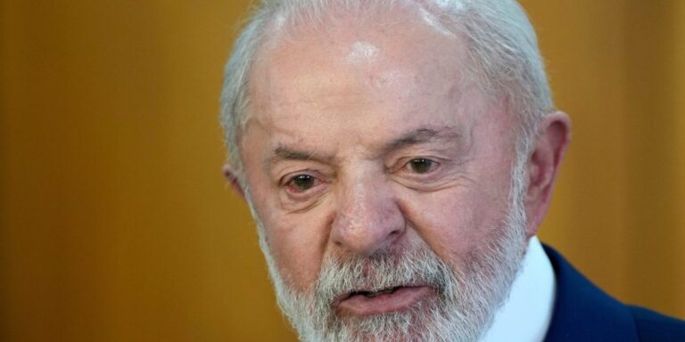 Trump and Lula engage in 30-minute discussion, exchange contact information, and Brazilian leader reiterates request to lift 40% tariff