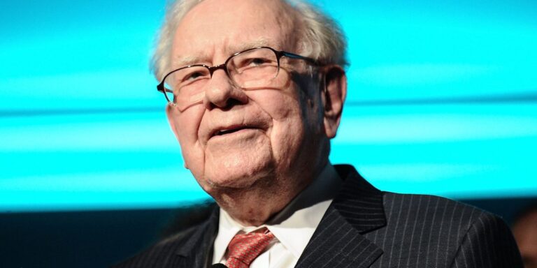 Following Warren Buffett’s Path: How 15% of Billionaires Achieve Wealth through Finance