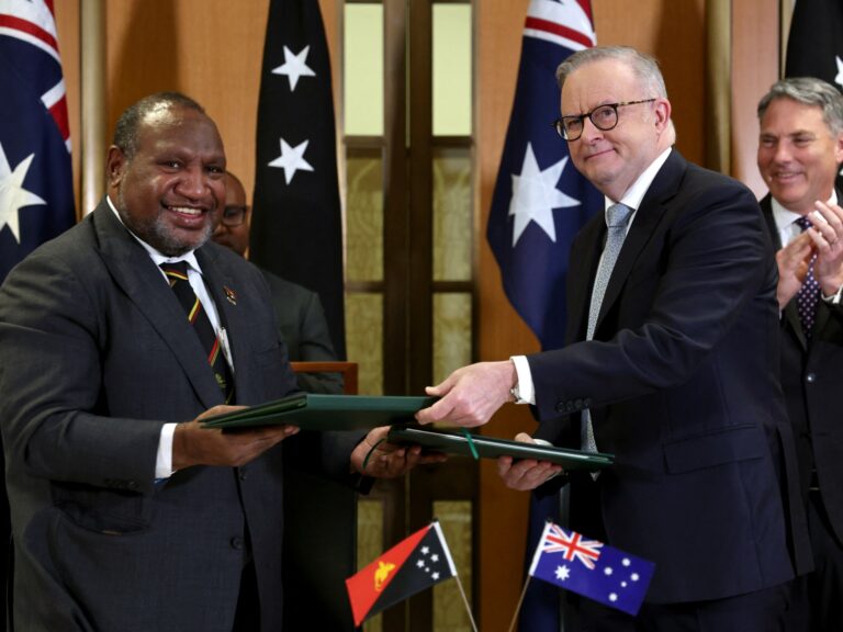 Australia and Papua New Guinea enter into a mutual defense agreement