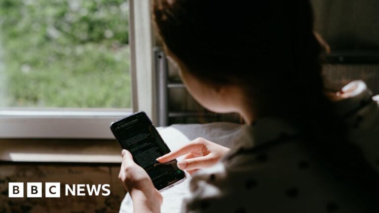 Online gangs targeting Australian girls for violent acts