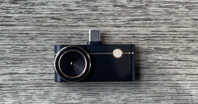 Pro-featured thermal camera for compact smartphones