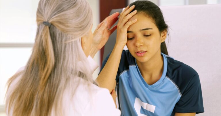 Nine early warning signs indicate a prolonged recovery from mild concussion