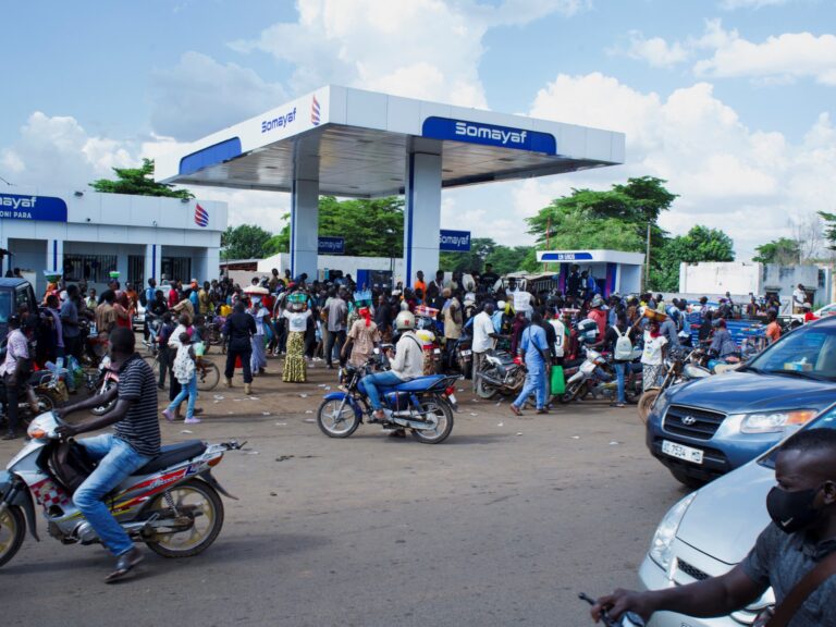 France urges its citizens to evacuate Mali as armed group blockade escalates, warns of Al-Qaeda presence