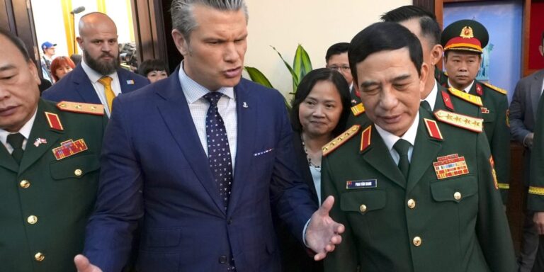 Hegseth solidifies Vietnam partnership and returns wartime artifacts taken by U.S. soldiers, including leather box, belt, and knife