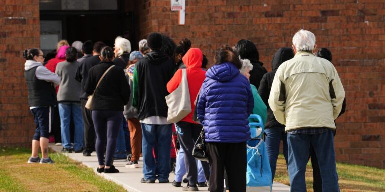 Supreme Court issues emergency order to halt full SNAP payments following rapid distribution by certain states