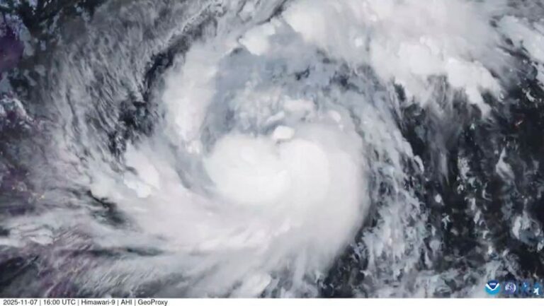 Super Typhoon Fung-wong approaches Philippines, leaving at least two dead