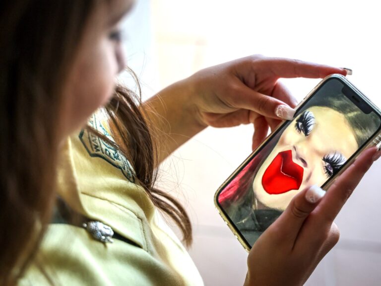 Snapchat implements age verification in Australia in anticipation of upcoming restrictions on teen social media usage | Latest Social Media Updates