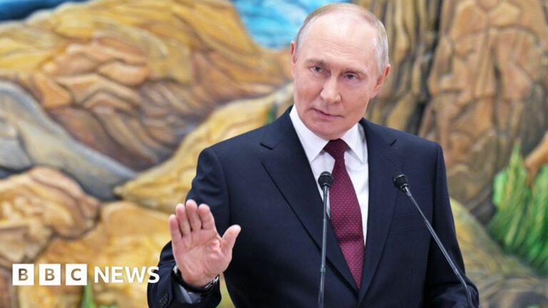 Putin reiterates demands for Ukrainian territory as talks with US approach