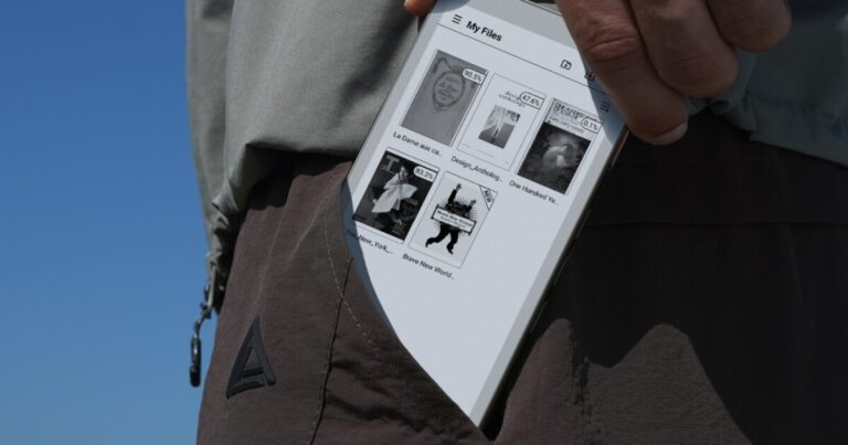 New Viwoods AiPaper Reader Integrates 4G E Ink and ChatGPT Technology