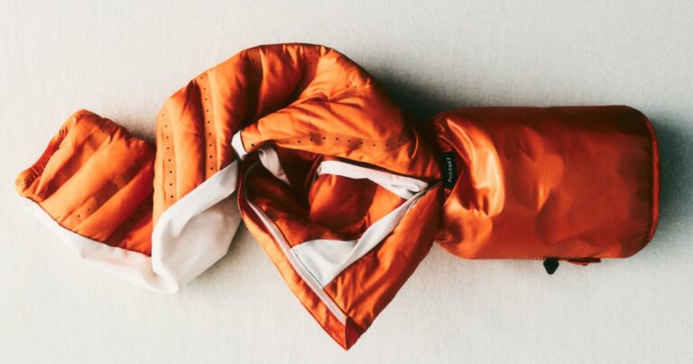 Nike ACG Lava Loft Down Trail Running Jacket with Smart Ventilation