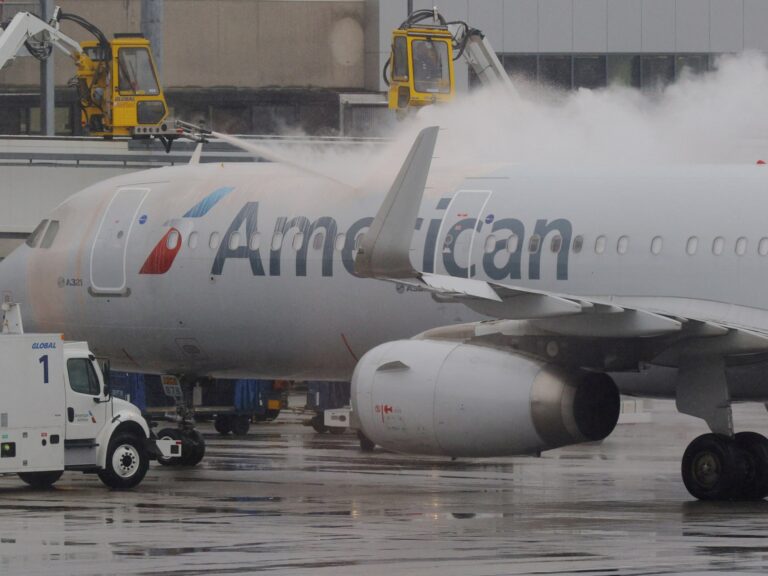 Winter Storm Devin Causes More Than 1,500 Flight Cancellations During US Holiday Travel