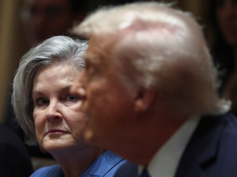 Trump reaffirms support for chief of staff following controversial comments about Vance, Bondi, and Musk | Latest news on Donald Trump