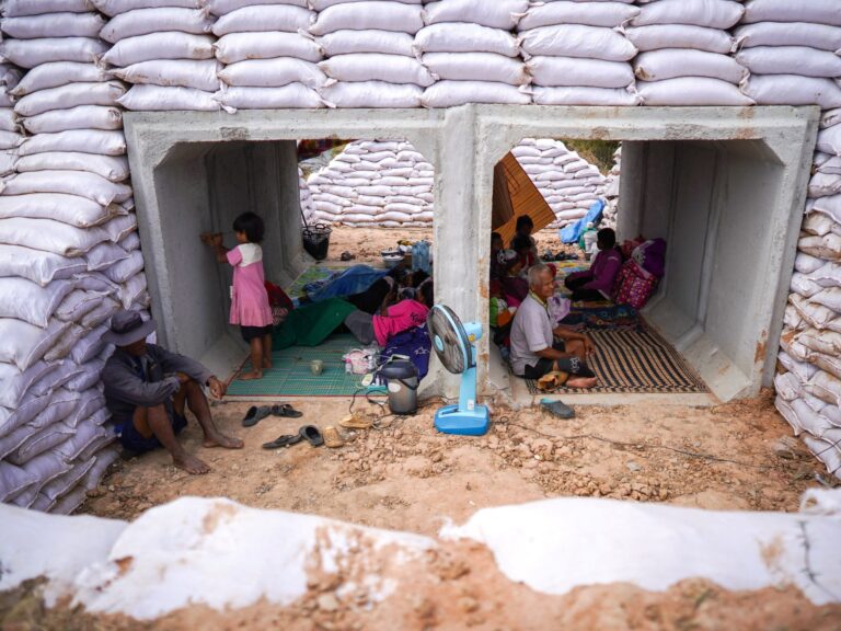 Third day of clashes at Thailand-Cambodia border as 500,000 people flee conflict | Updates on Border Disputes