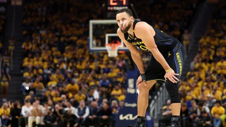 Curry Surpasses Michael Jordan’s 40-Point Record at Age 30 – Basketball Insiders