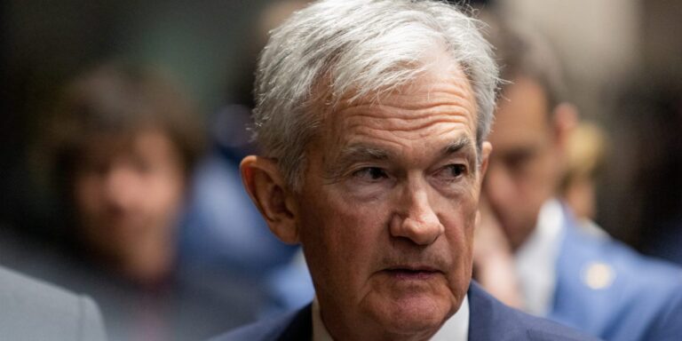 Top Economist Mark Zandi Warns of Potential Recession Due to Americans Living on the Financial Edge in K-Shaped Economy