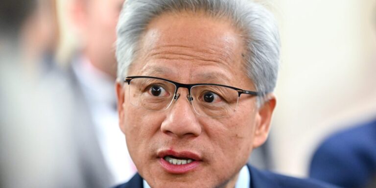 Icon of a Down Arrow Button