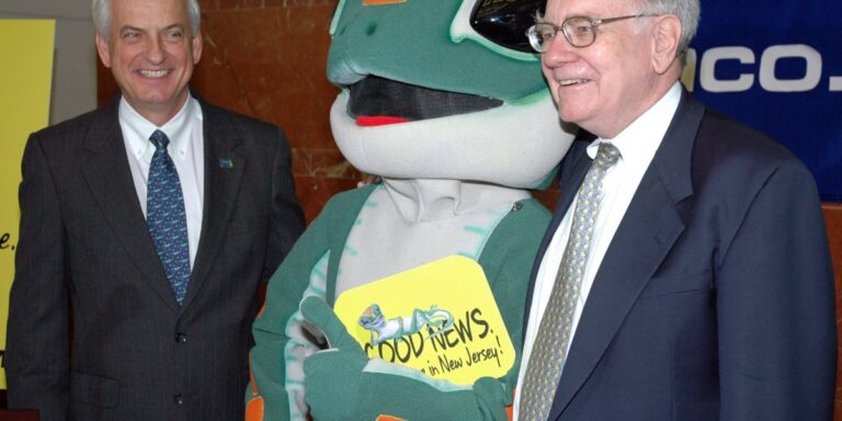 Warren Buffett’s Geico loses ground to Progressive in the auto-insurance market