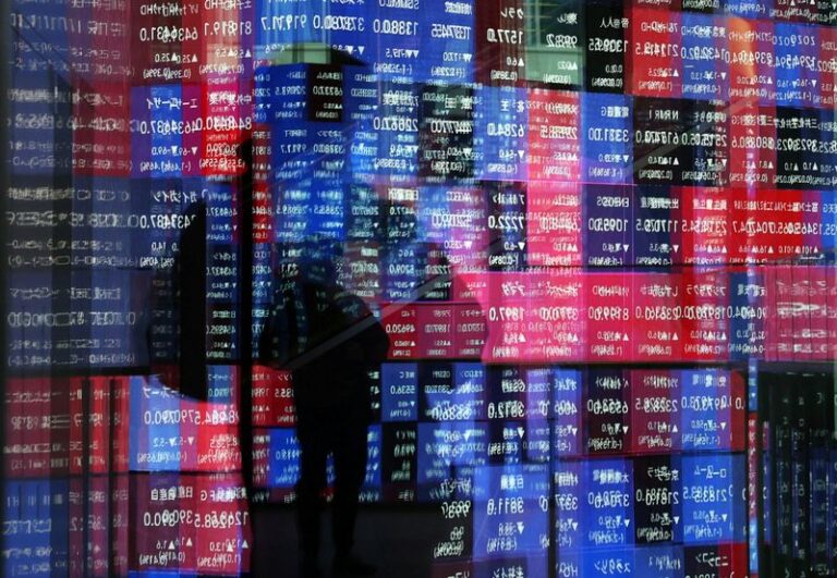 Asia Stocks Continue to Rise, Yen Weakens as Bond Market Struggles
